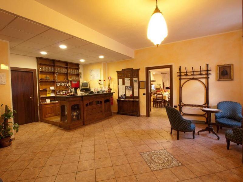 גבי Residence Hotel Moderno מראה חיצוני תמונה