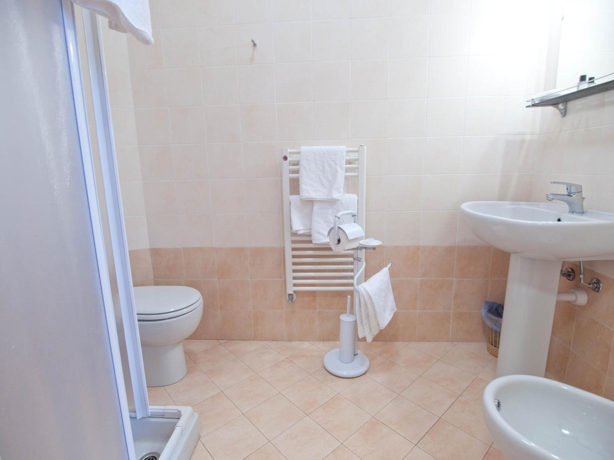 גבי Residence Hotel Moderno מראה חיצוני תמונה